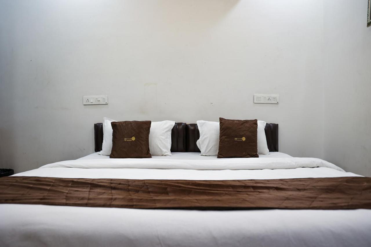 The Browns Hotel Nagpur Esterno foto